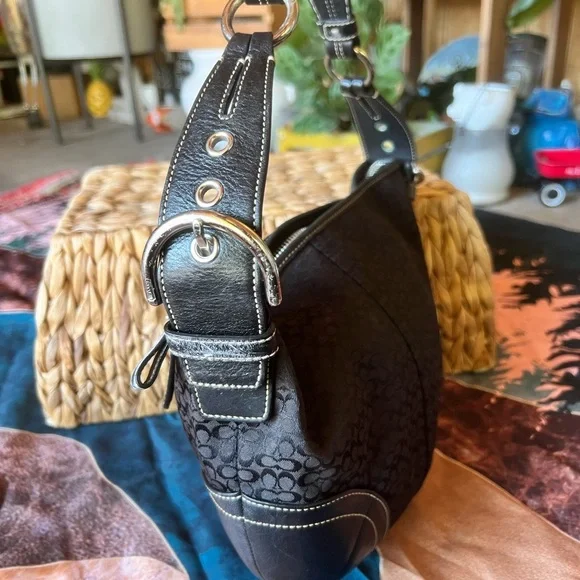 COACH women purse - Picture 2 of 12